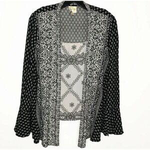 FIG AND FLOWER Women's Blouse Long Bell Sleeve Floral Print Round Neck Size M